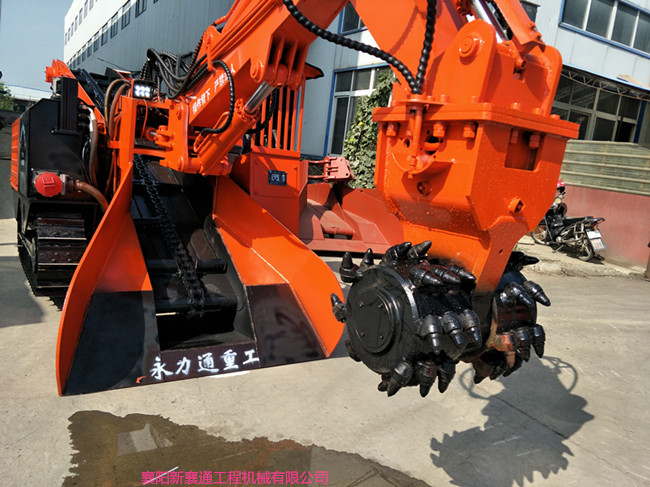 履帶刮板銑挖機(jī)1.jpg 履帶刮板銑挖機(jī).jpg