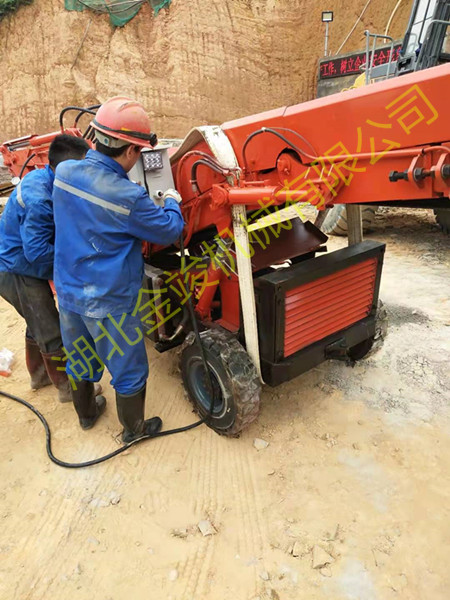 礦用扒渣機 扒渣機12-18-01.jpg