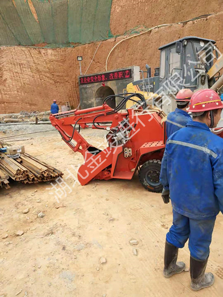 礦用扒渣機 扒渣機12-18-03.jpg